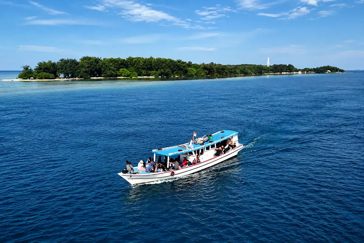 Aktivitas wisata di Pulau Harapan Kepulauan Seribu